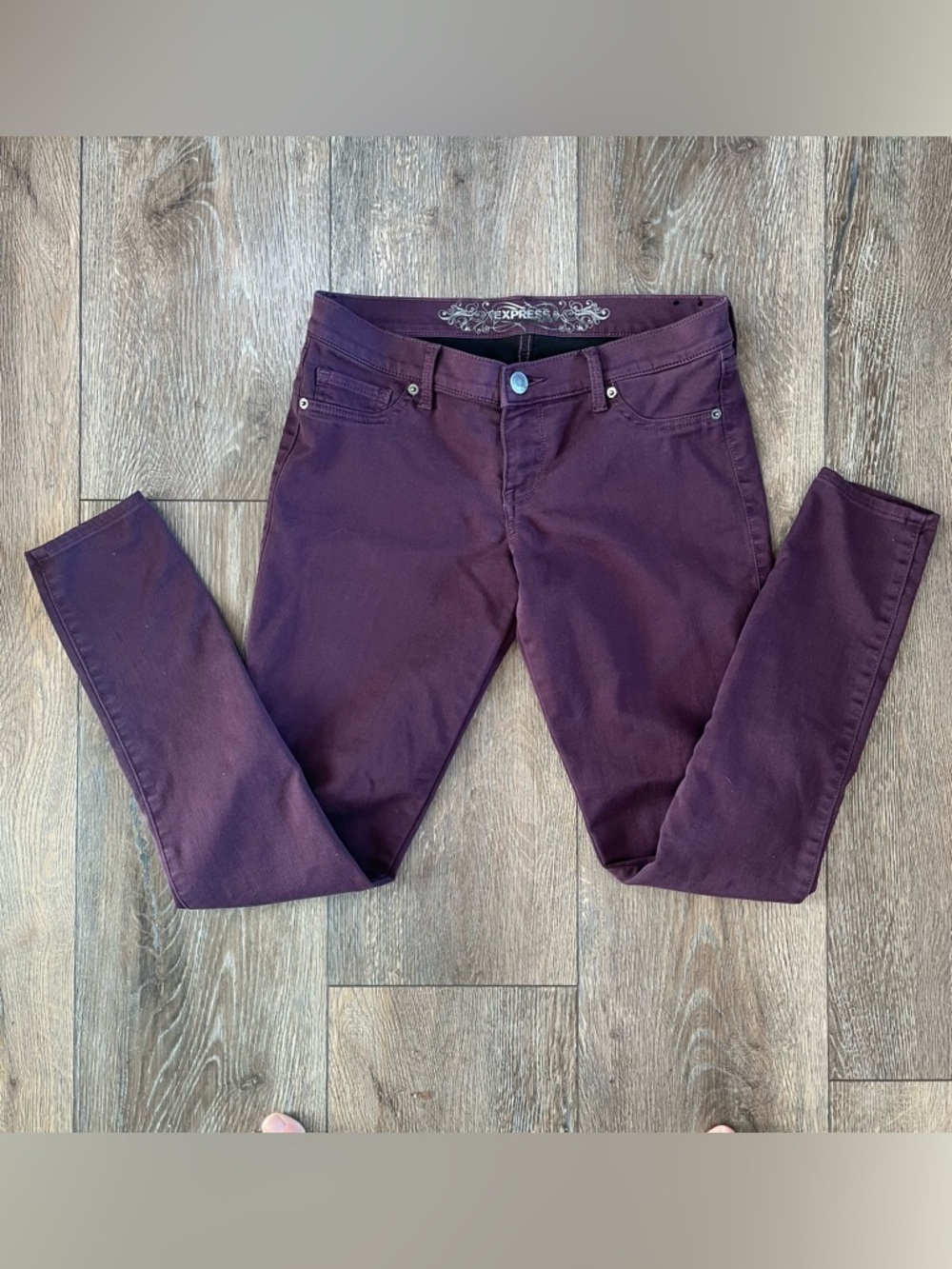 Express Woman’s mid-rise Jeggings Purple Skinny Jean Stretchy Size 8